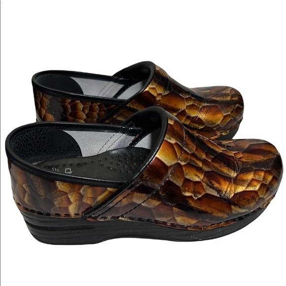 Dansko Leather Abstract Reptile Clogs Size 37 US Size 6.5 - 7 wearable art - Picture 1 of 12
